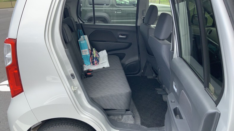 内装後方シート