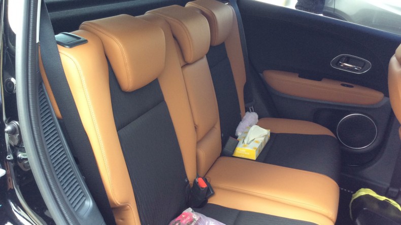 内装後方シート