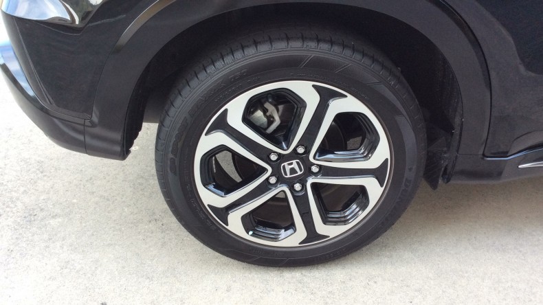 タイヤホイール前