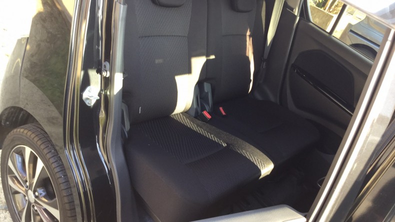 内装後方シート