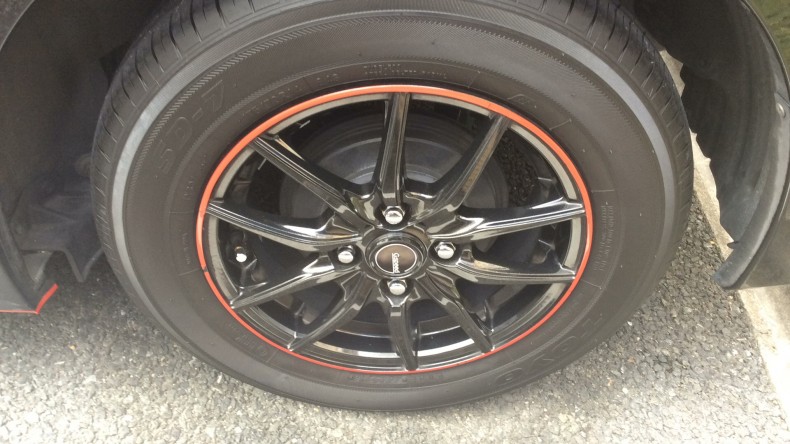 タイヤホイール前