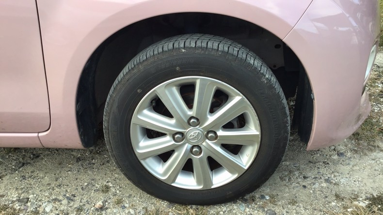 タイヤホイール前