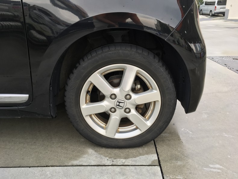 タイヤホイール前