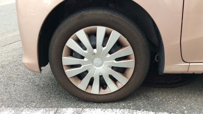 タイヤホイール前