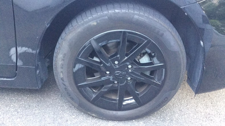 タイヤホイール前