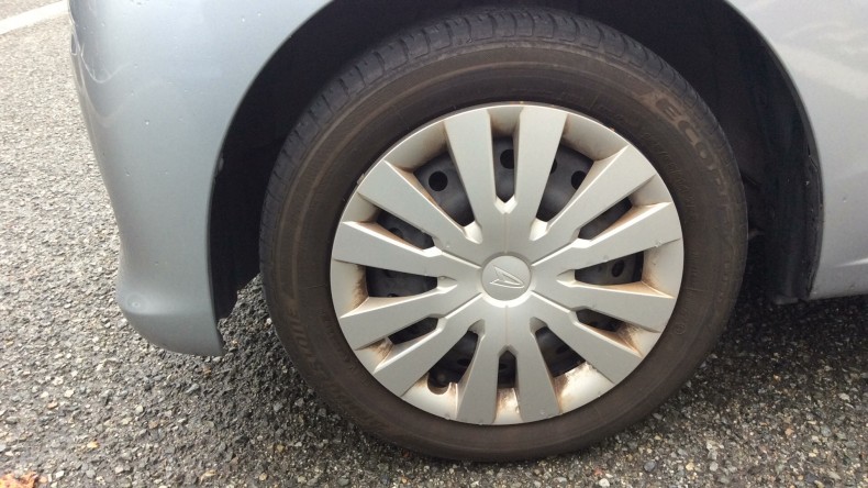 タイヤホイール前