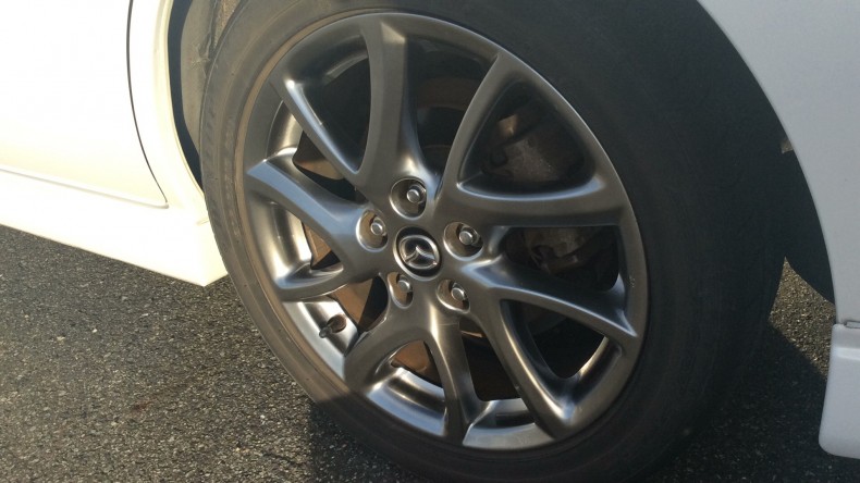 タイヤホイール前