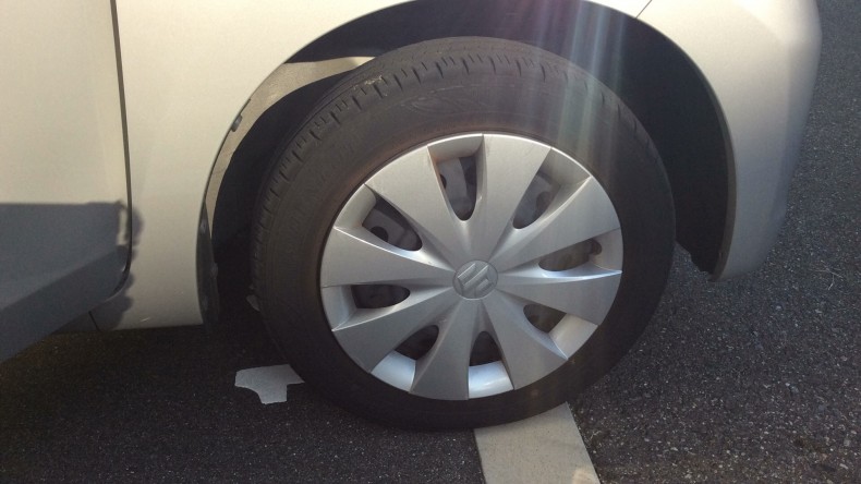 タイヤホイール前