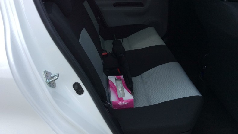 内装後方シート