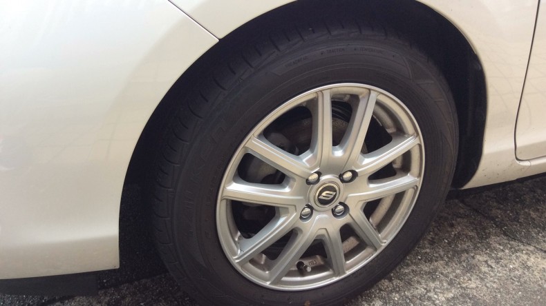 タイヤホイール前