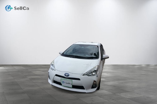 トヨタ/アクア-9526