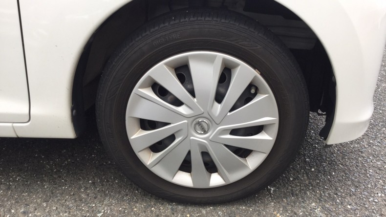 タイヤホイール前