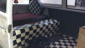 内装後方シート