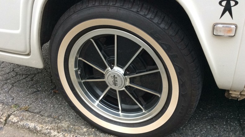 タイヤホイール前