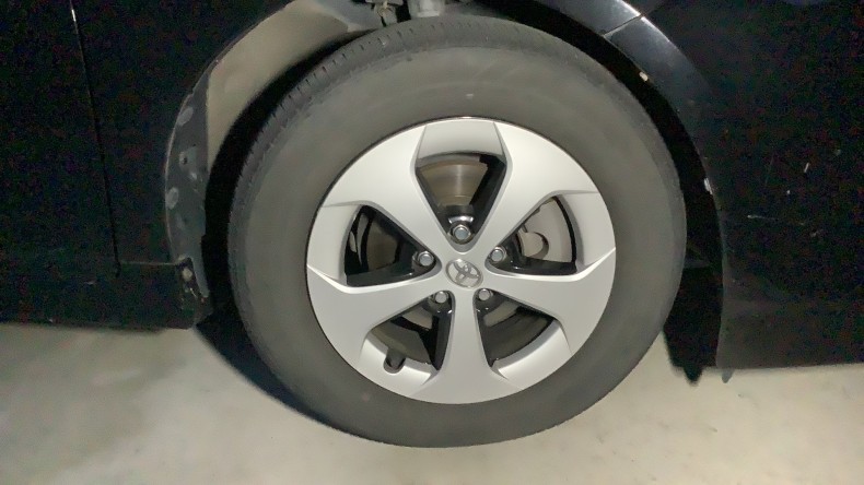 タイヤホイール前