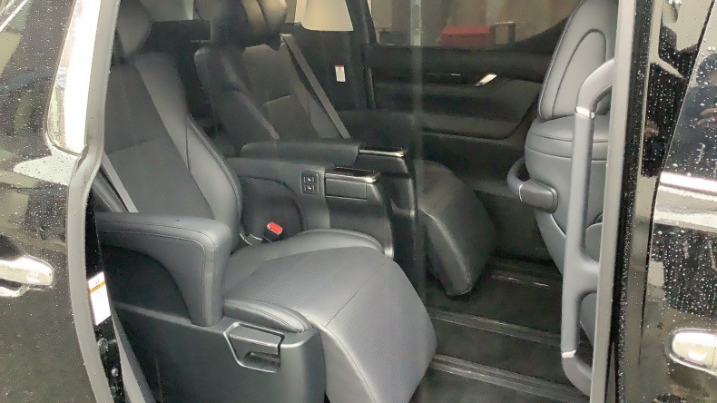 内装後方シート