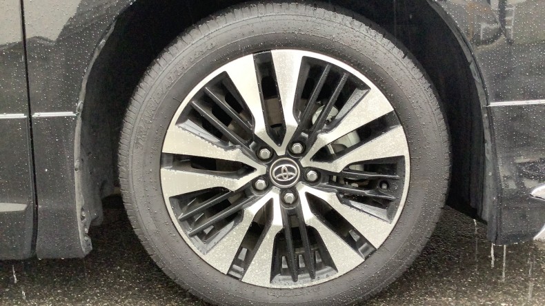 タイヤホイール前