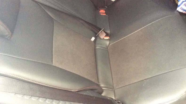 内装後方シート