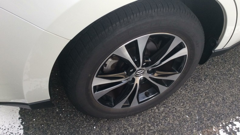 タイヤホイール前