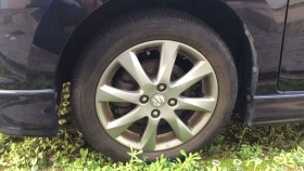 タイヤホイール前