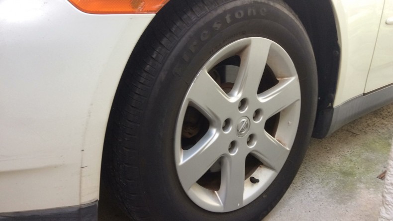 タイヤホイール前