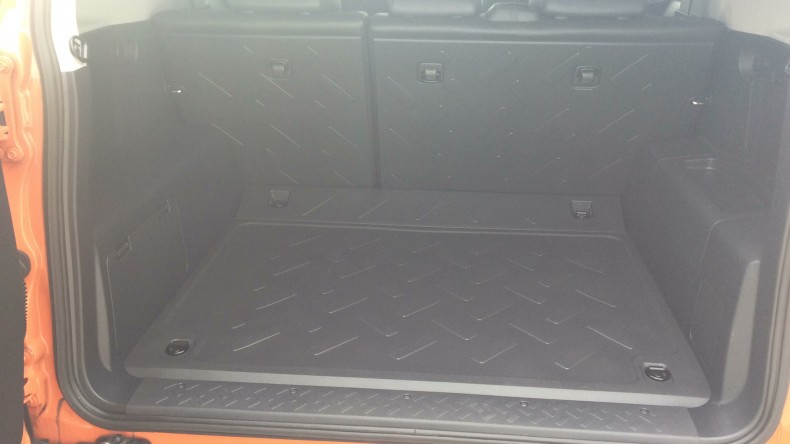 内装トランク