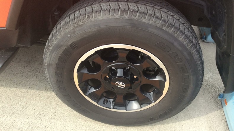 タイヤホイール前