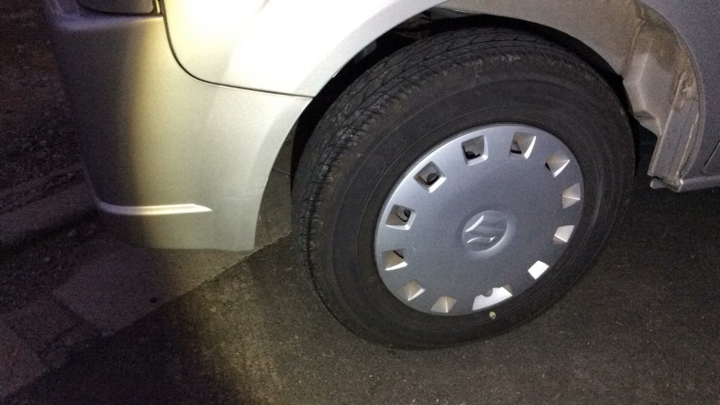 タイヤホイール前