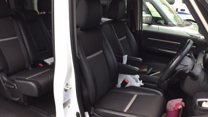 内装前方シート