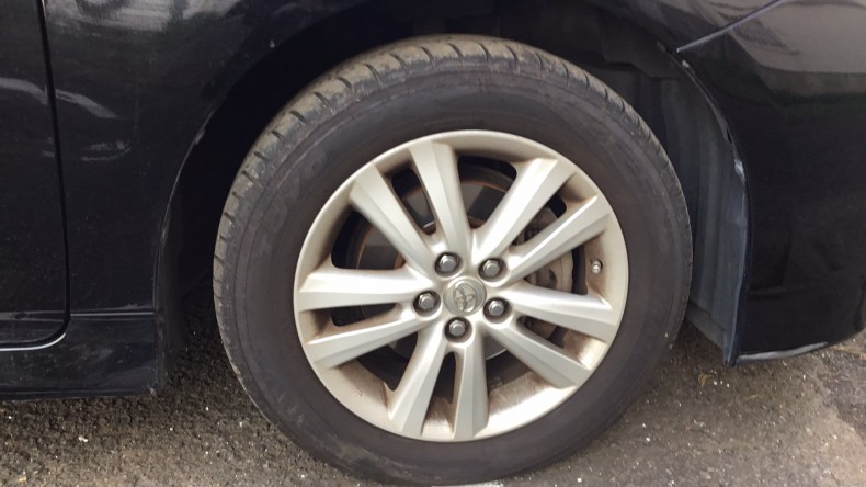 タイヤホイール前