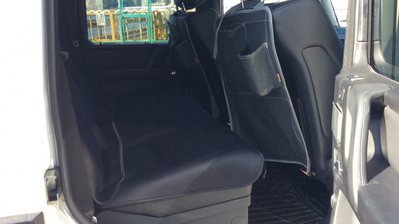 内装後方シート