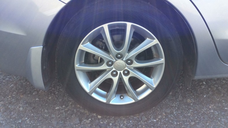 タイヤホイール前