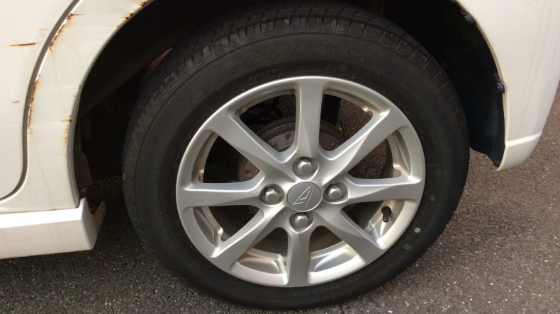 タイヤホイール前