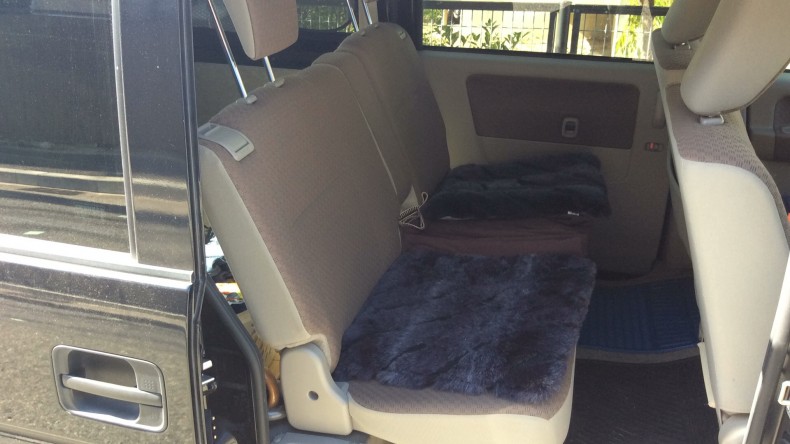 内装後方シート