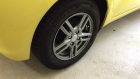 タイヤホイール前