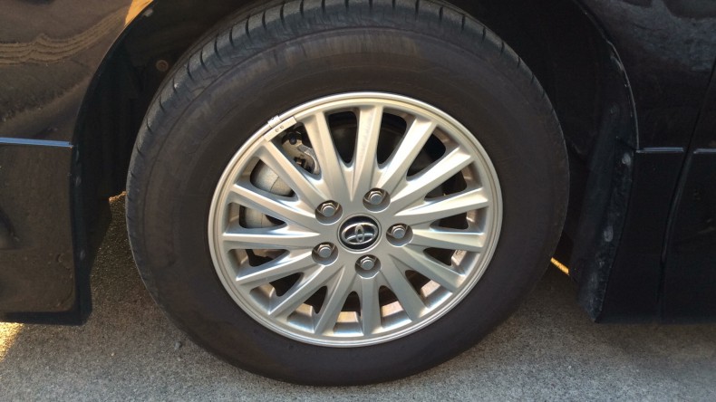 タイヤホイール前