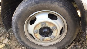 タイヤホイール前