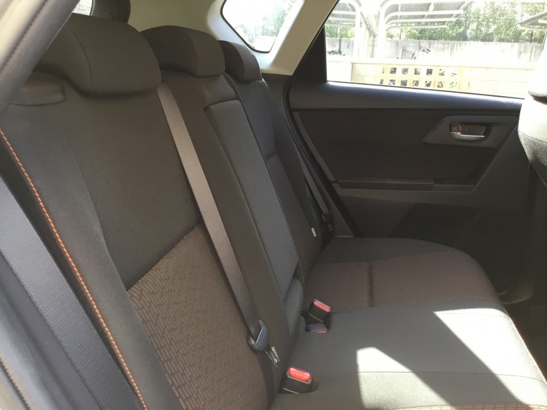 内装後方シート