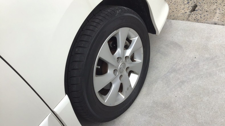 タイヤホイール前