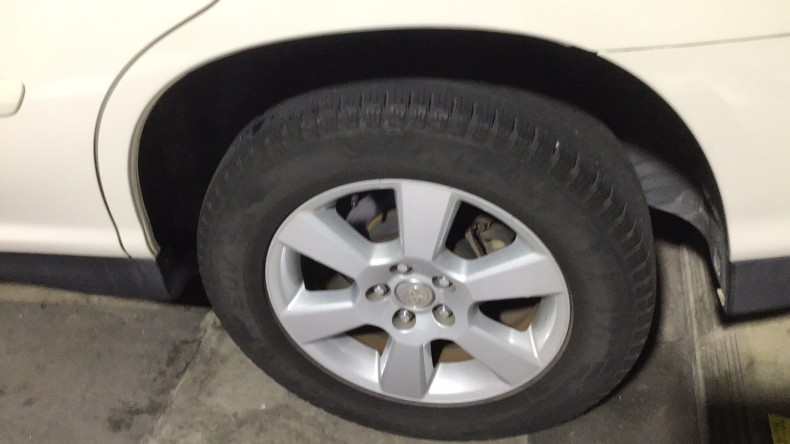 タイヤホイール前