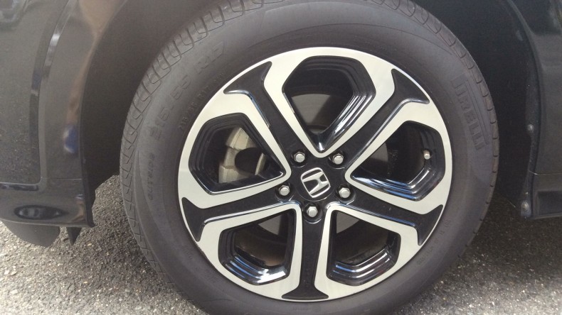 タイヤホイール前