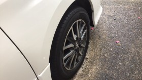 タイヤホイール前