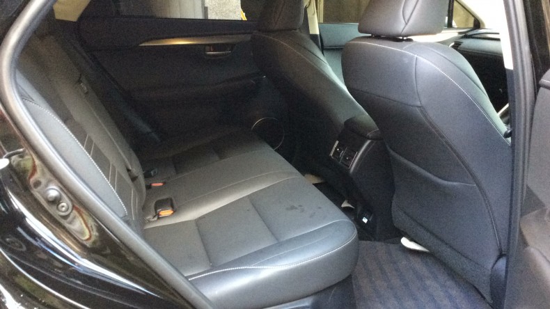 内装後方シート