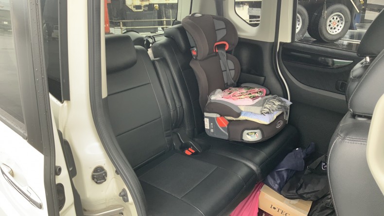 内装後方シート