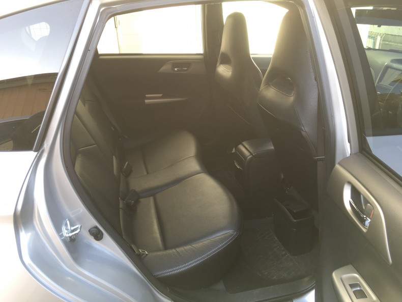 内装後方シート