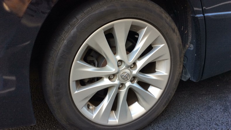 タイヤホイール前