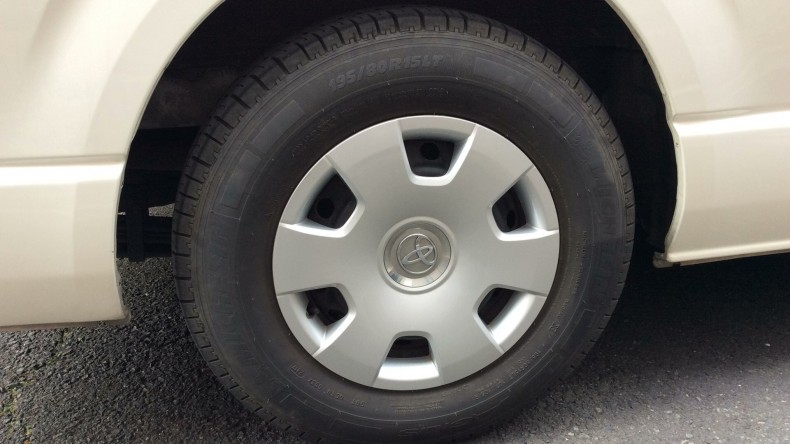 タイヤホイール前