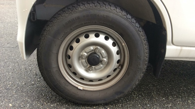 タイヤホイール前