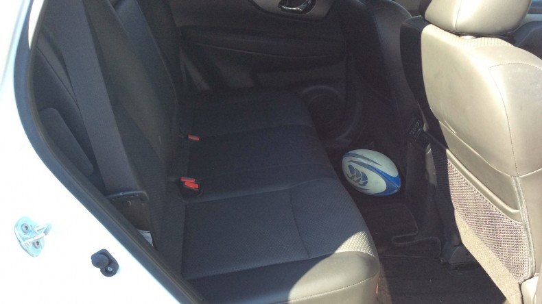 内装後方シート