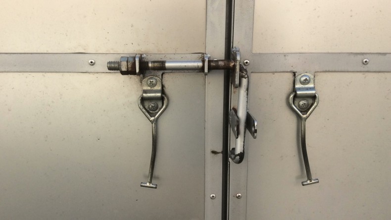 内装後方シート